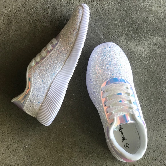 RESTOCK Nature Breeze Holographic Walking Sneaker - Picture 5 of 5